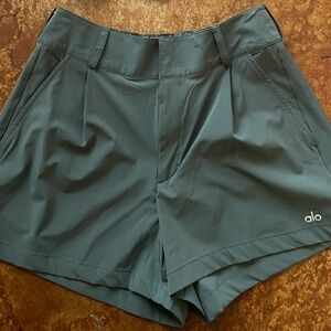 Alo Yoga High Waist Status Trouser Shorts